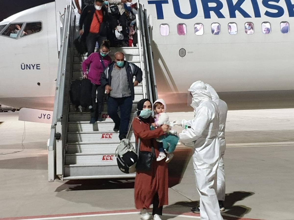 Yurt dışından 133 T&uuml;rk vatandaşı daha T&uuml;rkiye&rsquo;ye getirildi