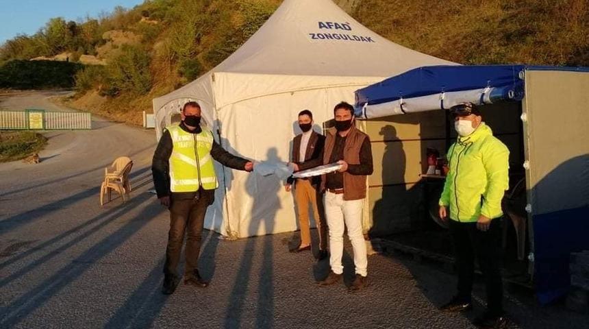 Kent Konseyinden uygulama yapan ekiplere tatlı ikramı