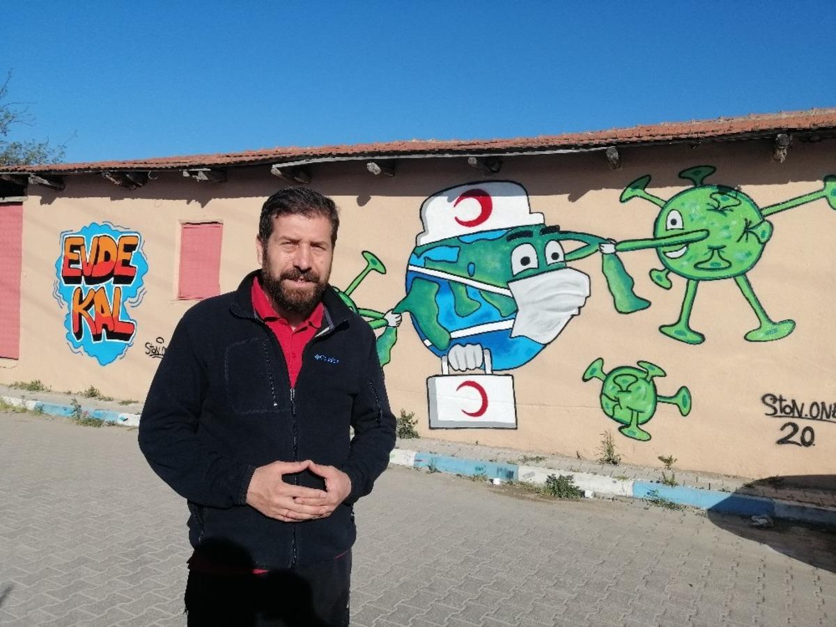 Balıkesir&rsquo;de grafiti ile &rsquo;evde kal&rsquo; mesajı