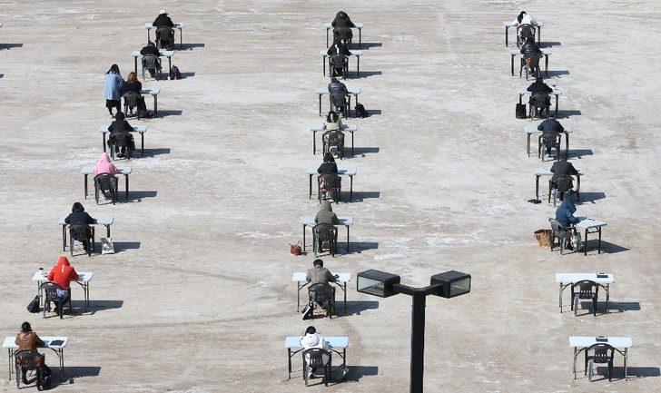 Güney Kore’de koronavirüse karşı açık havada sınav G3