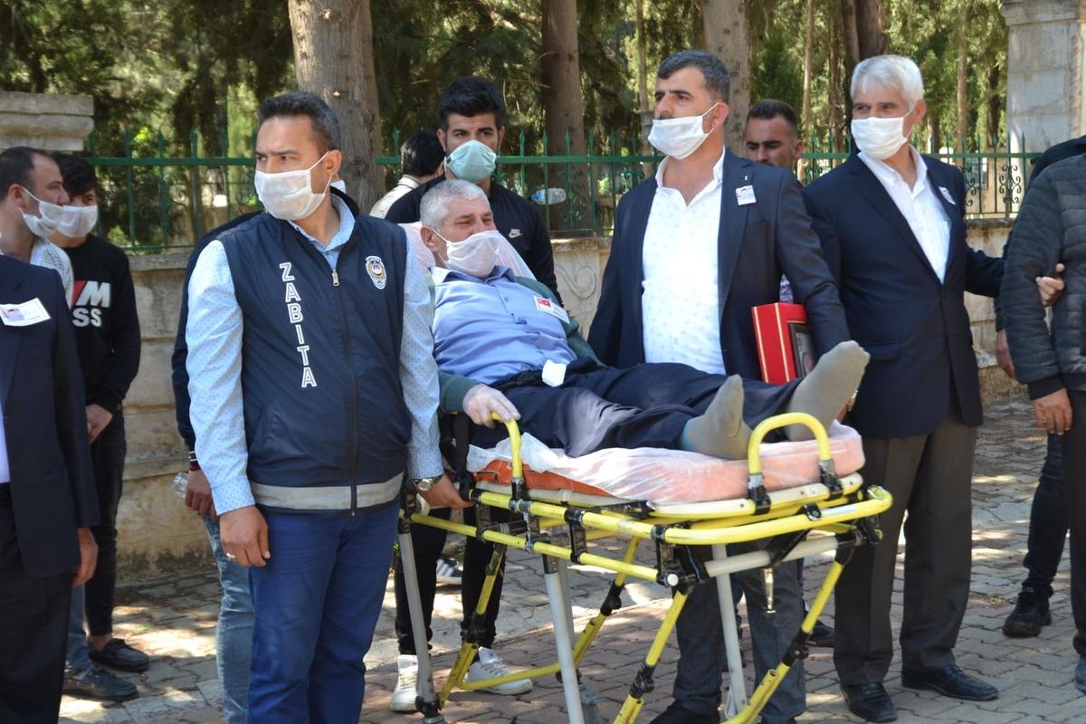 Şehit Ahmet İnce son yolculuğuna uğurlandı, babası sedyeyle katıldı