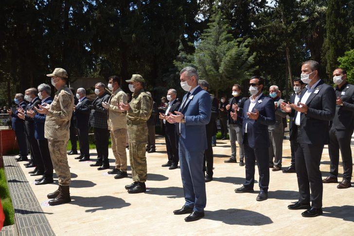 Şehit Ahmet İnce son yolculuğuna uğurlandı, babası sedyeyle katıldı G4