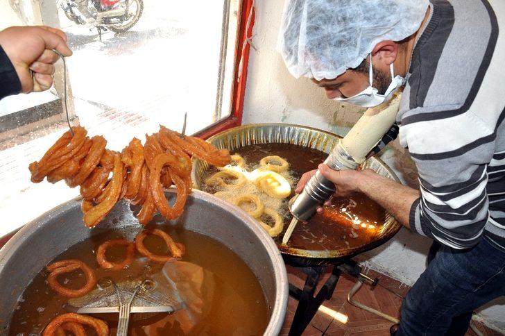 Ramazan ayının vazgeçilmez tatlıları görücüye çıktı G1