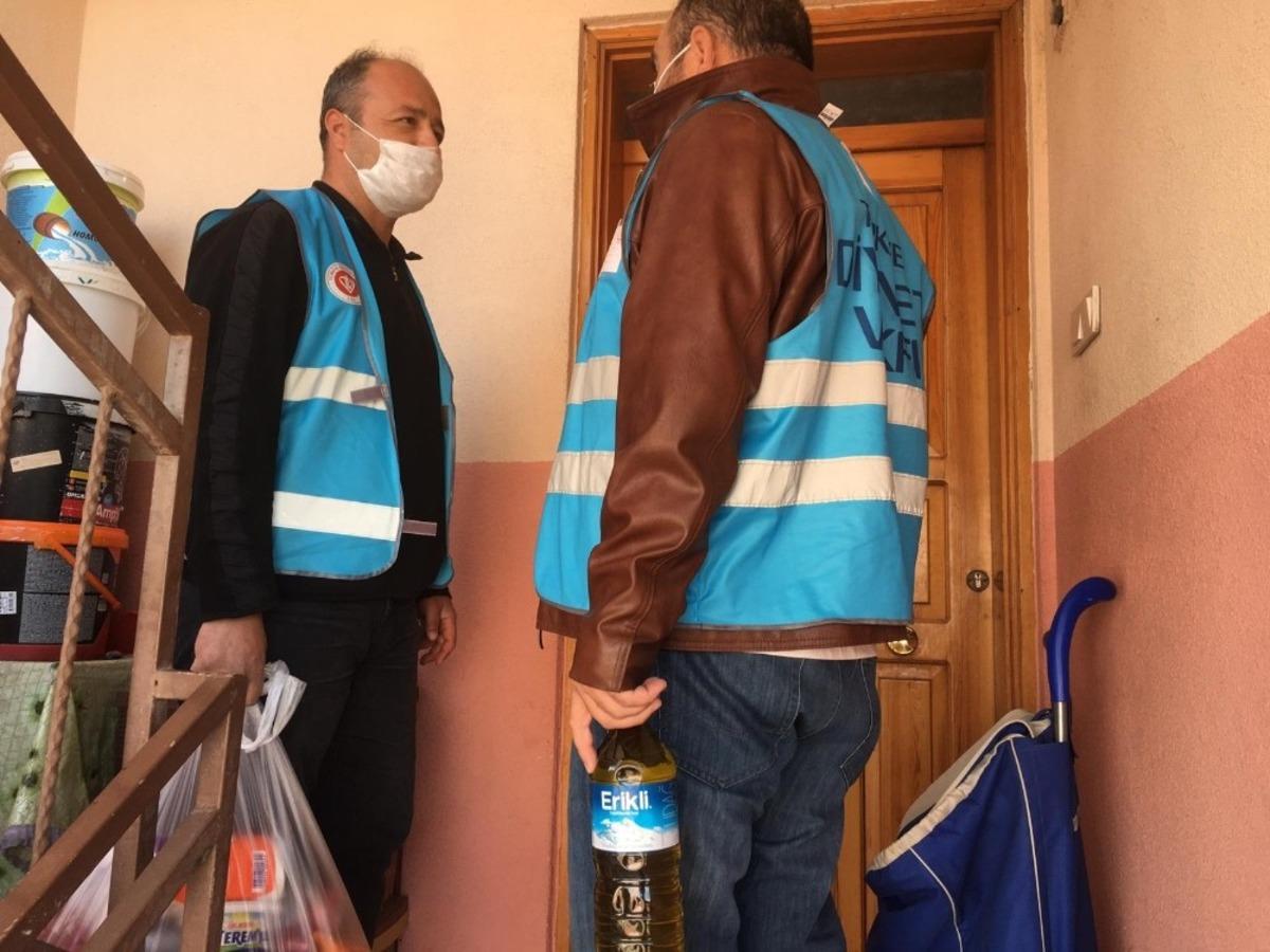 Burhaniye&rsquo;de ihtiya&ccedil; sahiplerine yardım ulaştırıldı