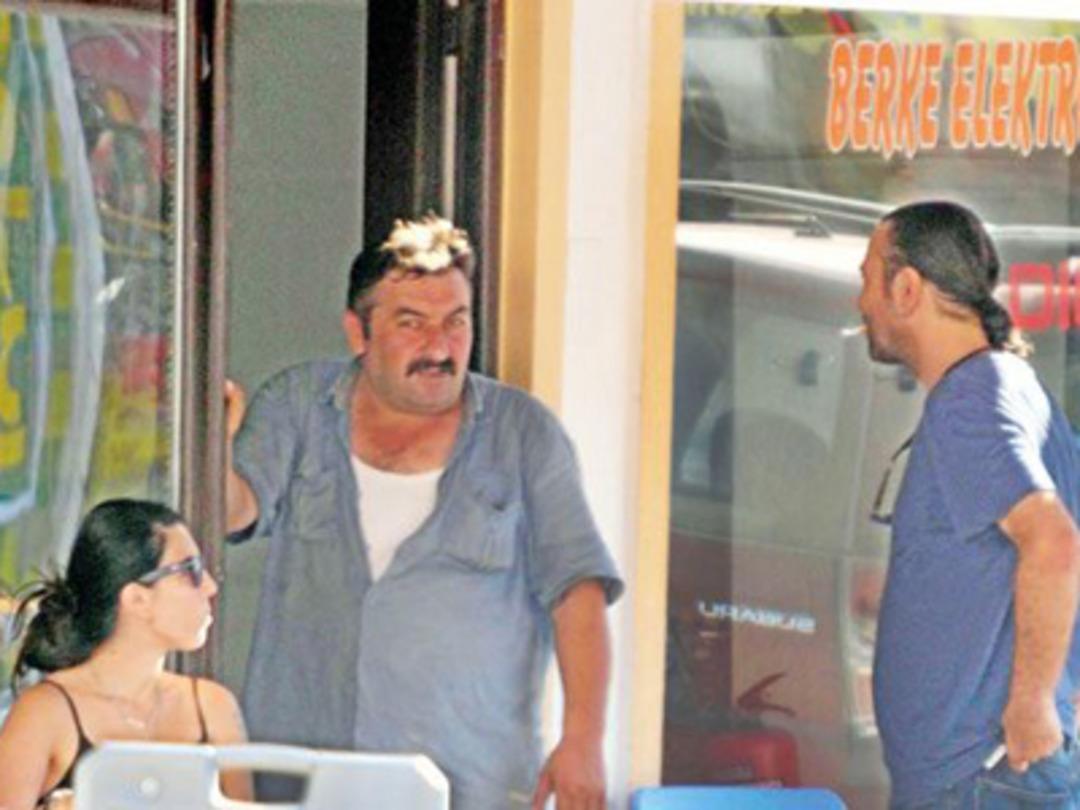 Nejat İşler esnaf oldu