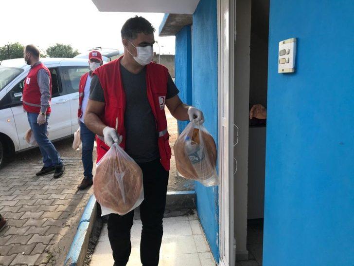 Kızılay’dan iftarda su ve ekmek ikramı G5