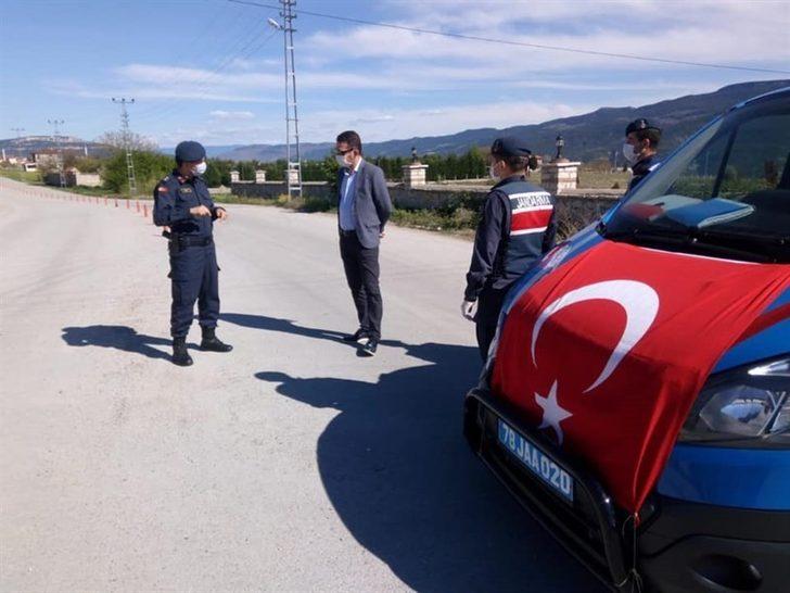Kaymakam Ürkmezer giriş ve çıkışları kısıtlanan köyleri denetledi G1