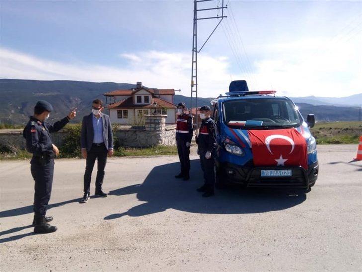Kaymakam Ürkmezer giriş ve çıkışları kısıtlanan köyleri denetledi G3