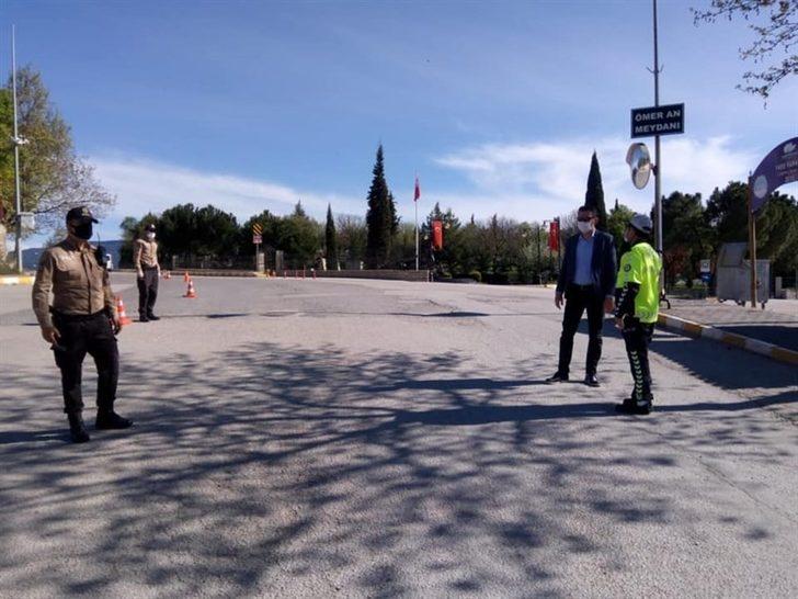 Kaymakam Ürkmezer giriş ve çıkışları kısıtlanan köyleri denetledi G4