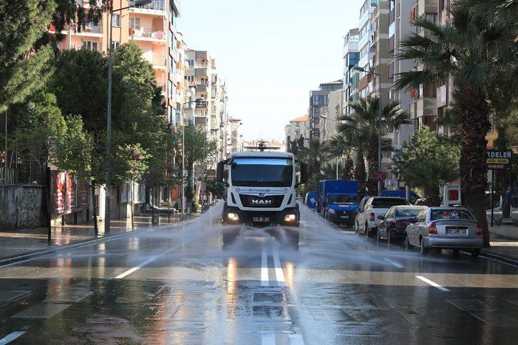Denizli’de tüm cadde ve sokaklar dezenfekte edilmeye devam ediyor G4