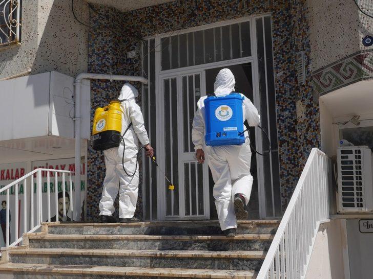 Haliliye’de bina girişleri dezenfekte ediliyor G1