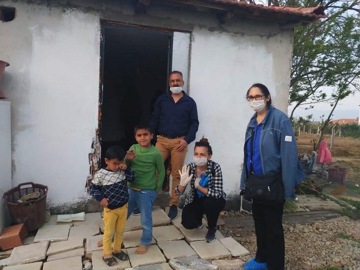 Televizyonları olmadığı için EBA’yı takip edemeyen 5 öğrenciyi sevindirdiler G2