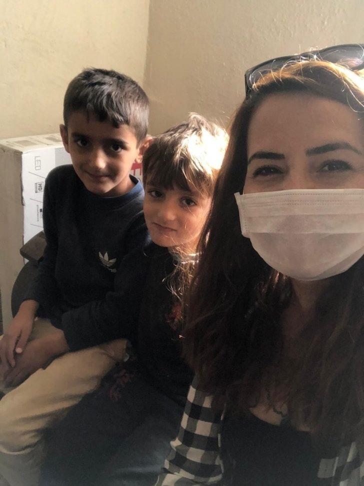 Televizyonları olmadığı için EBA’yı takip edemeyen 5 öğrenciyi sevindirdiler G5