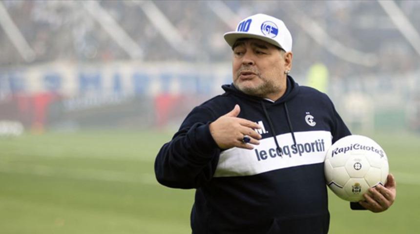 Maradona, futbolu &ccedil;ok &ouml;zlediğini a&ccedil;ıkladı