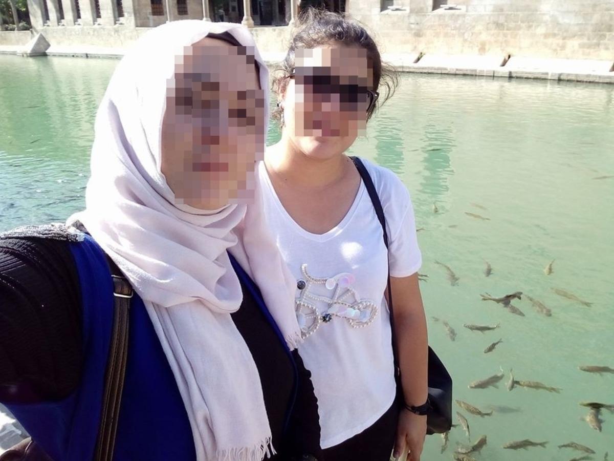 Bı&ccedil;akla dehşet sa&ccedil;tı, karısını ve baldızını yaraladı
