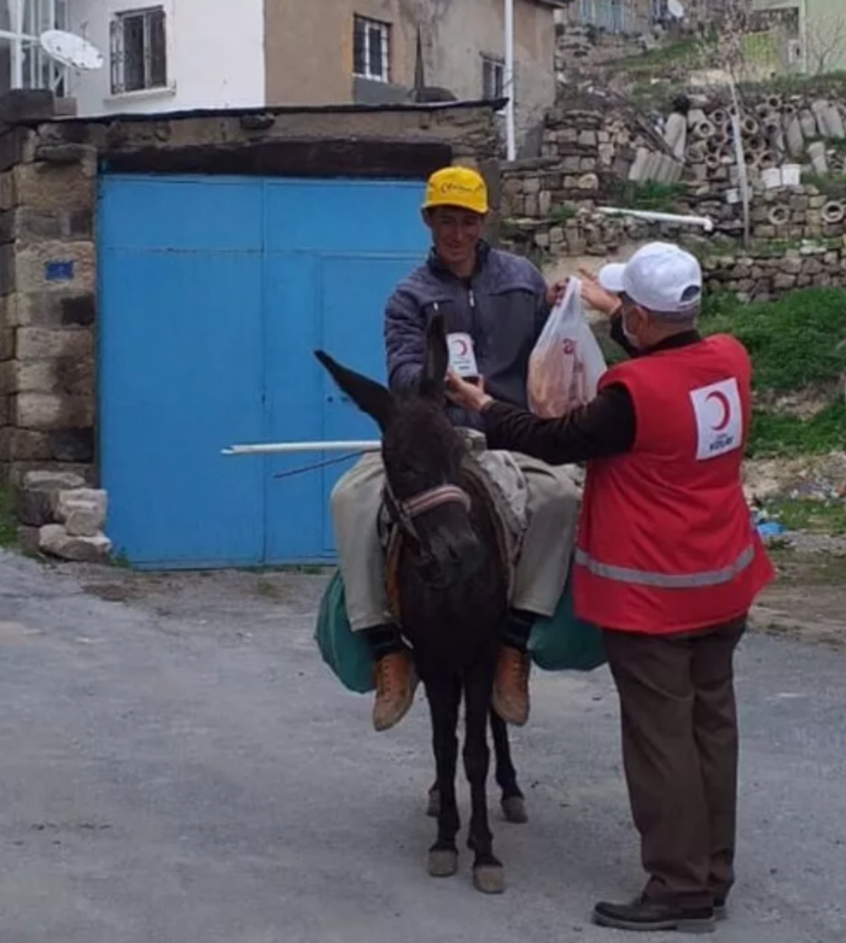 Karantinada insanın i&ccedil;ini ısıtan g&ouml;r&uuml;nt&uuml;
