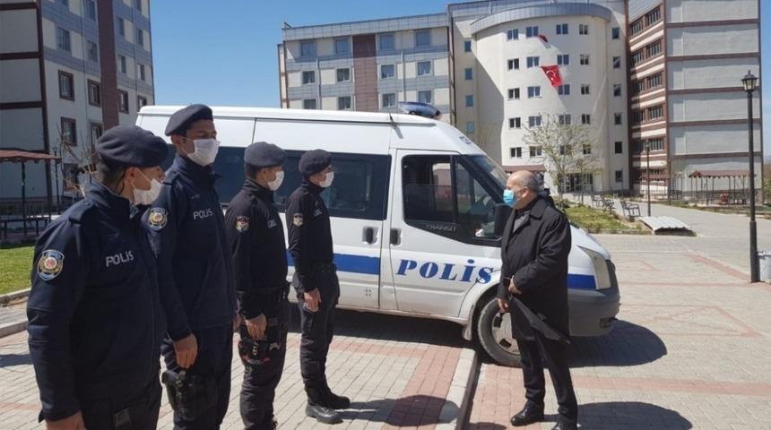 Emniyet M&uuml;d&uuml;r&uuml; Artunay, yol kontrol noktalarını inceledi