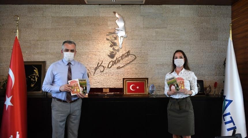 Başkan Esen&rsquo;den &ccedil;ocuklara kitap