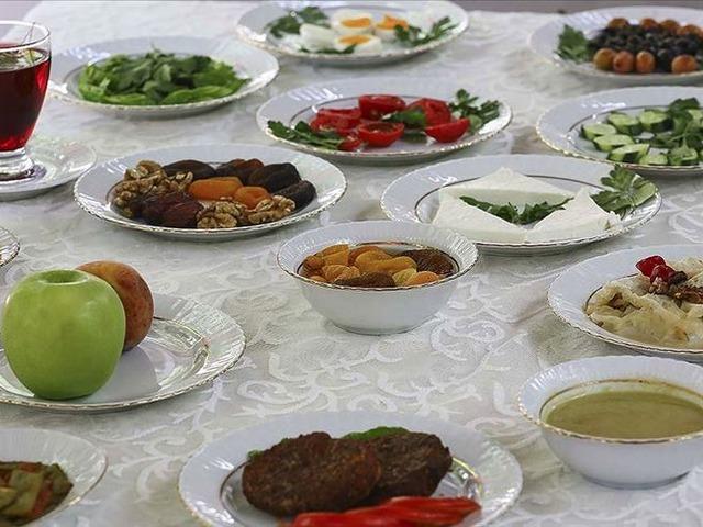 Ramazan&rsquo;da en sık yapılan 3 beslenme hatası!