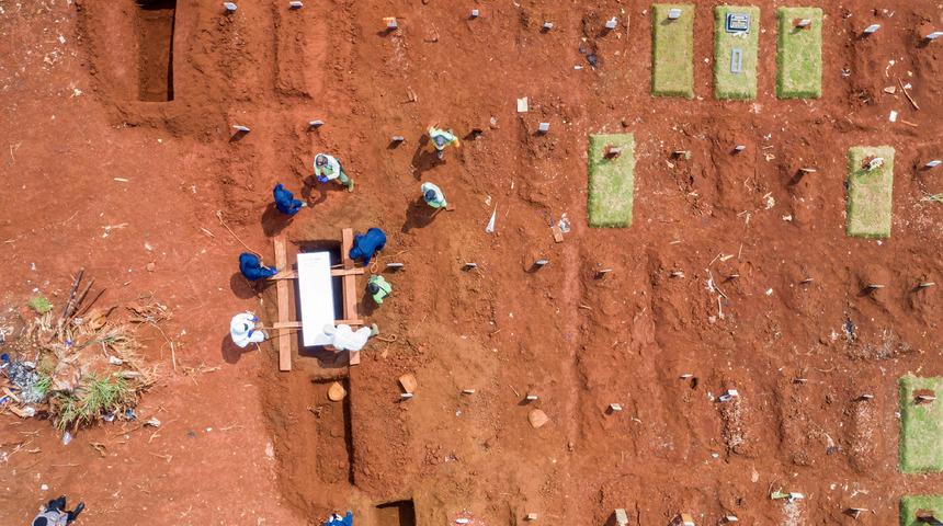 Koronavir&uuml;s&uuml;n yeni merkezi Brezilya olacak!