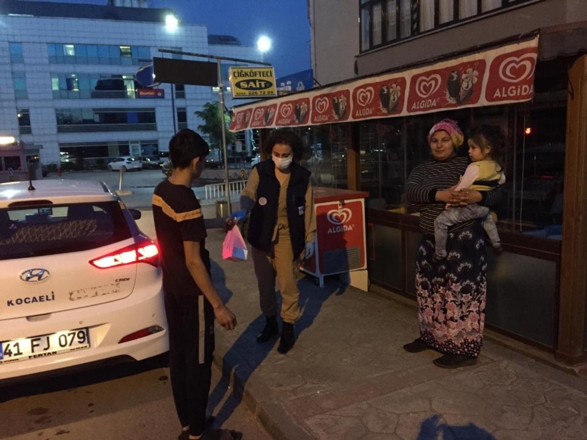 Geniş Ailem ekipleri vatandaşların ihtiya&ccedil;larını karşılıyor