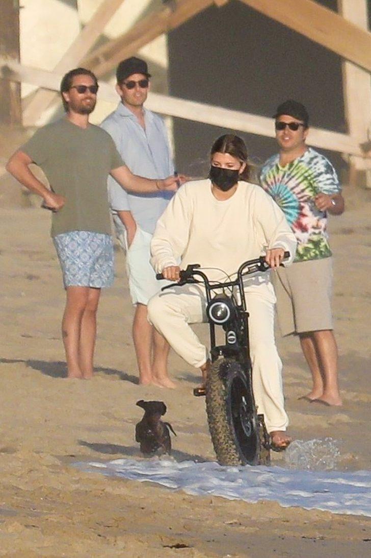 Sofia Richie ile Scott Disick plajdan vazgeçmiyor G3