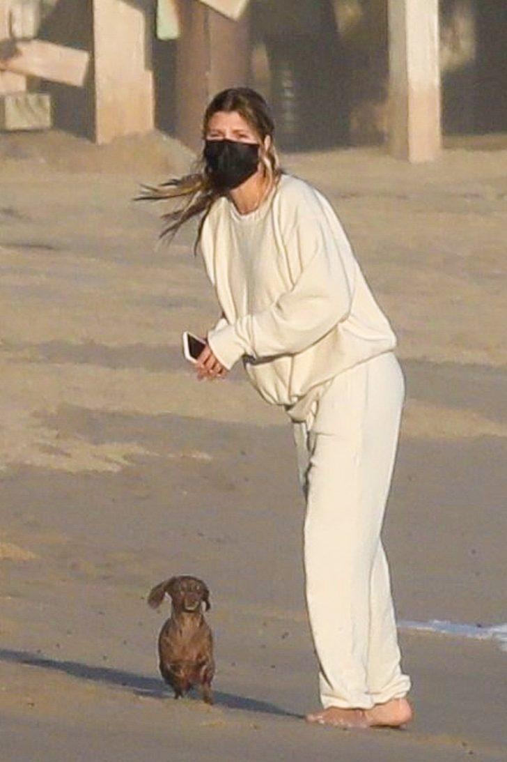 Sofia Richie ile Scott Disick plajdan vazgeçmiyor G4