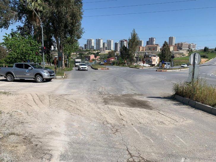 Karayolundaki sızıntıya MESKİ ekipleri müdahale etti G2