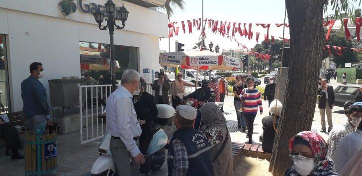 4 gün sonra banka ve PTT şubelerinde uzun kuyruklar oluştu G4