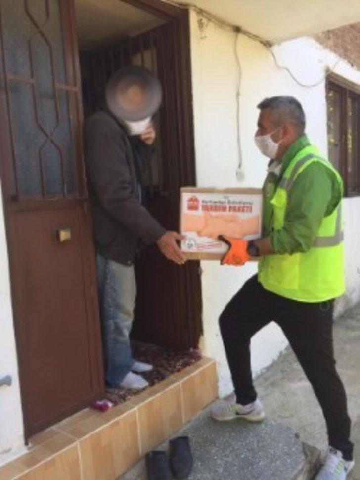 Burhaniye Belediyesi’nden 1300 kişiye yardım paketi G4