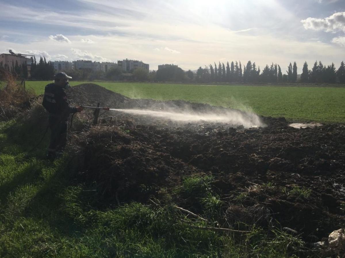 Burhaniye&rsquo;de sivrisinek m&uuml;cadelesi devam ediyor