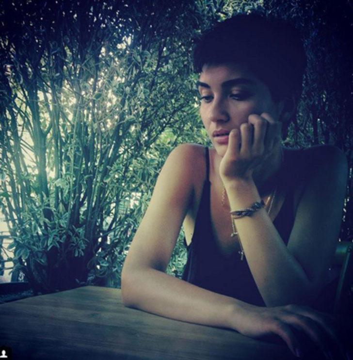 Tuba Büyüküstün'den sonra o da kestirdi G4