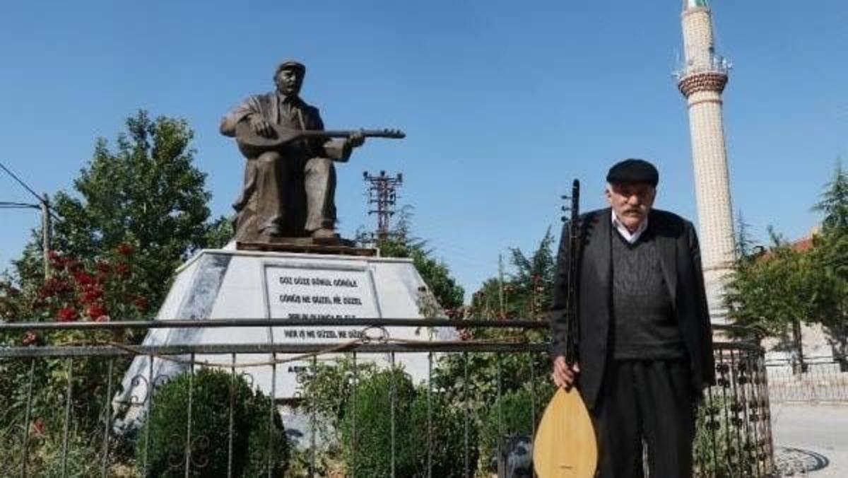 Aşık Yoksul Derviş artık k&ouml;y&uuml;nde yaşıyor