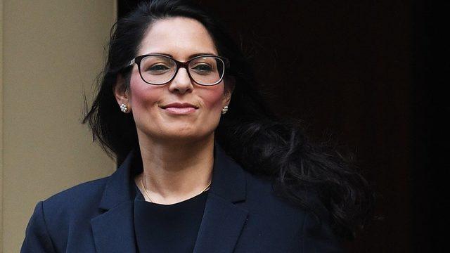 İçişleri Bakanı Priti Patel hakkında çalışanlara kötü ve ezici davrandığı iddiasıyla bir iç soruşturma yürütülüyor.