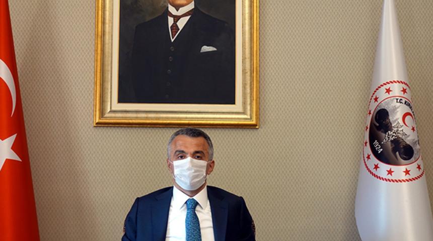 Kırklareli Valisi Osman Bilgin koronavir&uuml;s&uuml; yenip, g&ouml;revine başladı