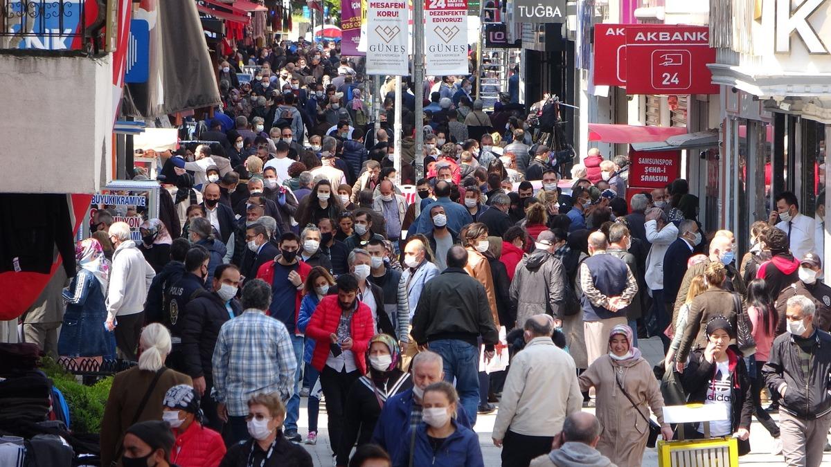 'Pes' dedirten g&ouml;r&uuml;nt&uuml;! Adım atacak yer yok