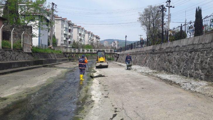 Kdz. Ereğli Belediyesi kentte ki dereleri temizliyor G4
