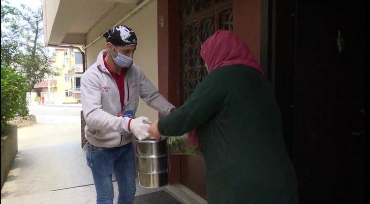 Altınordu SYDV’den günlük 1400 kişiye sıcak yemek G4