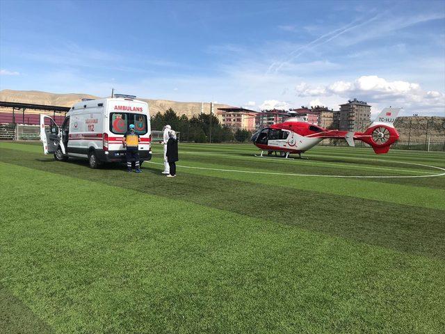 Ambulans helikopter kalbi duran yaşlı hasta için havalandı