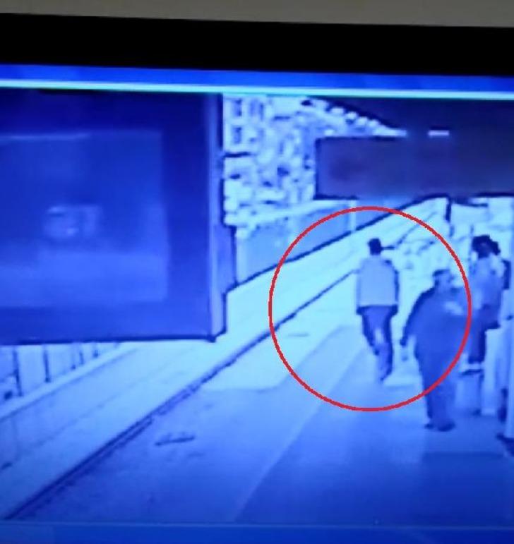 Bursa'da metroda korku dolu anlar! Bayılıp raylara düştü G2