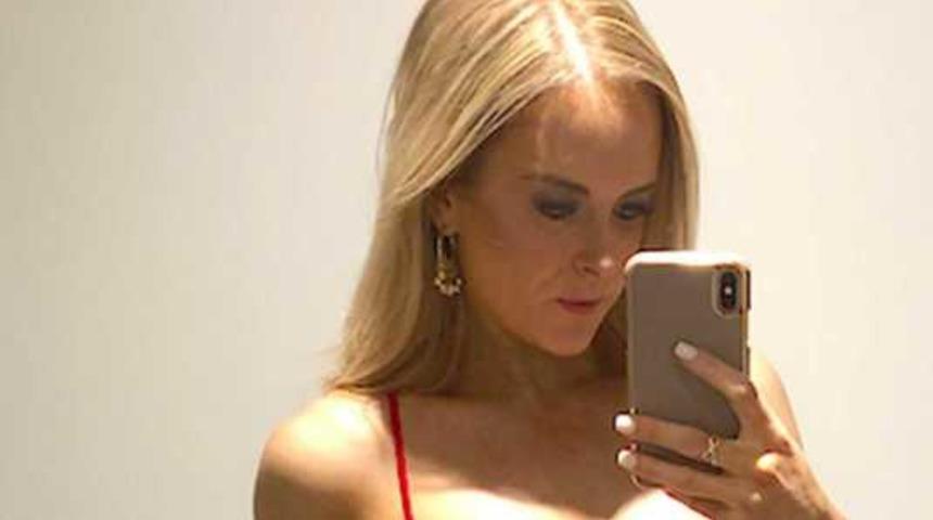 Arkadaşlarının görünüşüyle dalga geçtiği kadın, intikamını bikini modeli olarak aldı