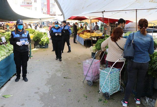 Polisten pazarda korona virüs uyarısı