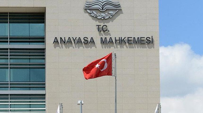 Anayasa Mahkemesi g&uuml;venlik soruşturması d&uuml;zenlemesini iptal etti