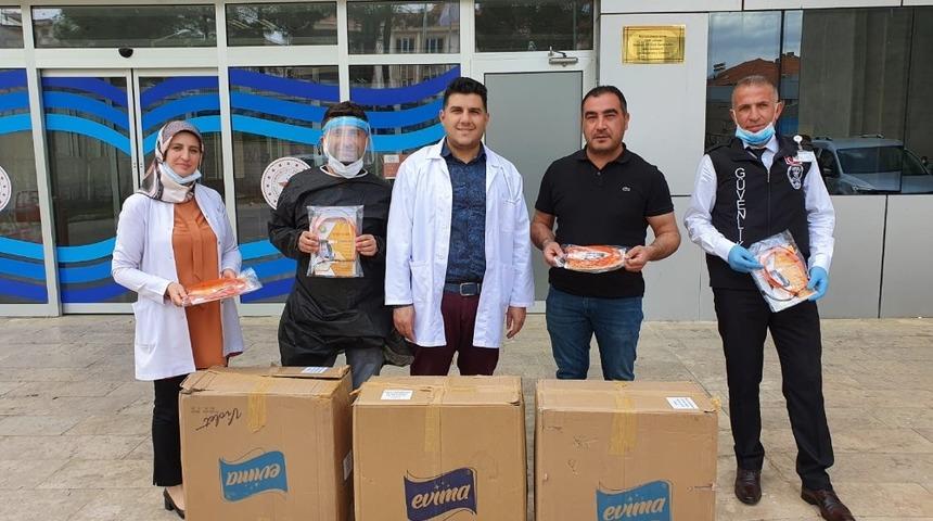 G&ouml;lbaşı Devlet Hastanesine siperlik maske bağışı