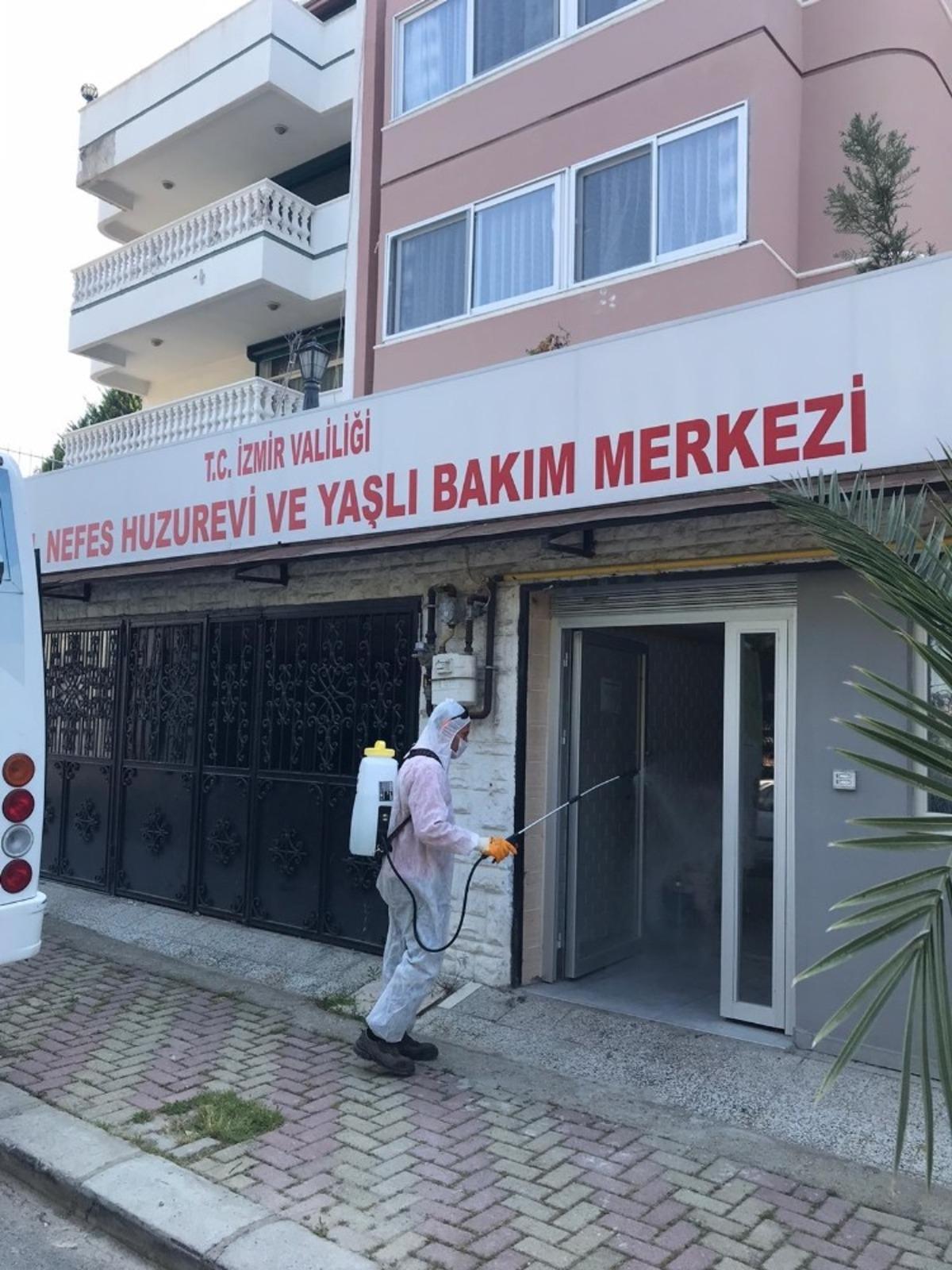 &Ccedil;iğli&rsquo;de huzurevlerine korona vir&uuml;s temizliği