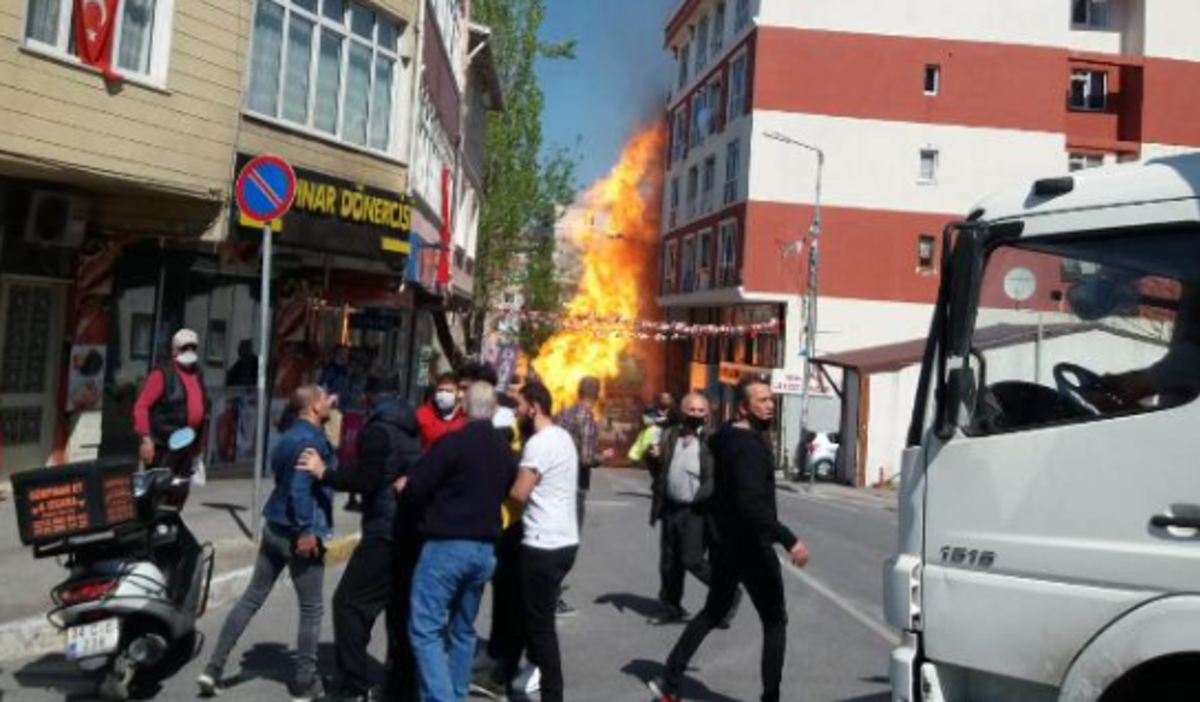 Son dakika! Beylikd&uuml;z&uuml;'nde korkutan doğalgaz patlaması