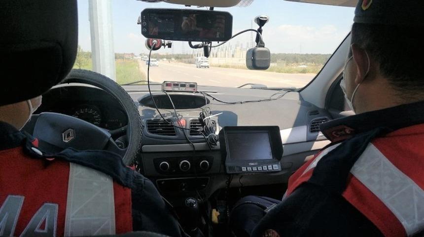 Jandarmadan motosiklet ve ara&ccedil;lara radarlı denetim