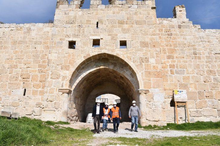 Obruk Hanı’nda restorasyon çalışmalarını sürdürüyor G2