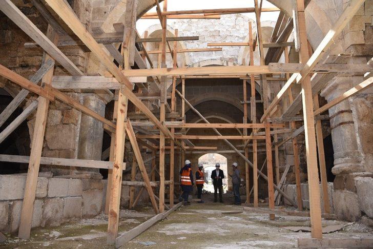 Obruk Hanı’nda restorasyon çalışmalarını sürdürüyor G4