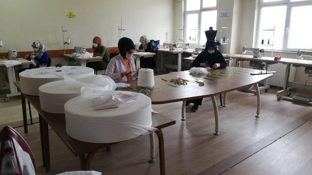 Horasan Belediyesi ve Horasan Kaymakamlığı maske üretimine başladı